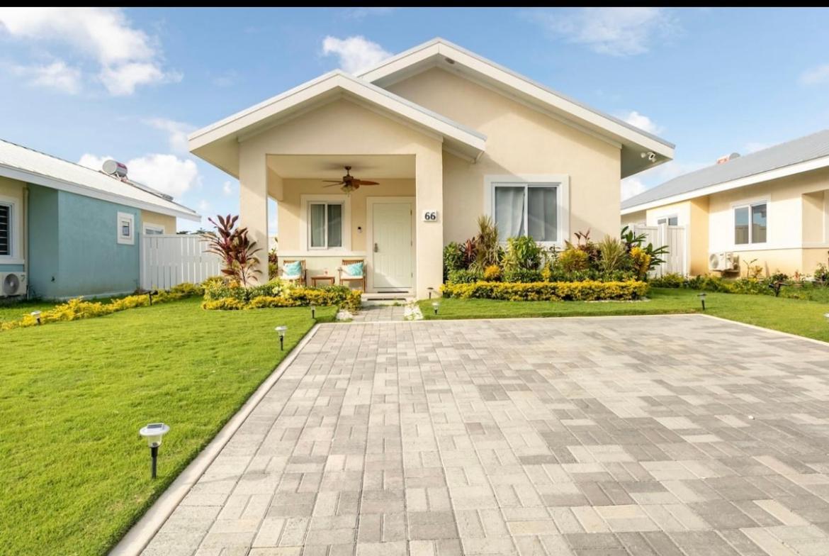 Natty'S Cozy Beach House In Hanover Jamaica Lucea Exteriör bild
