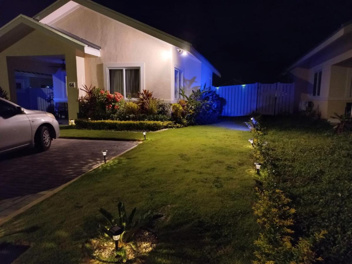 Natty'S Cozy Beach House In Hanover Jamaica Lucea Exteriör bild