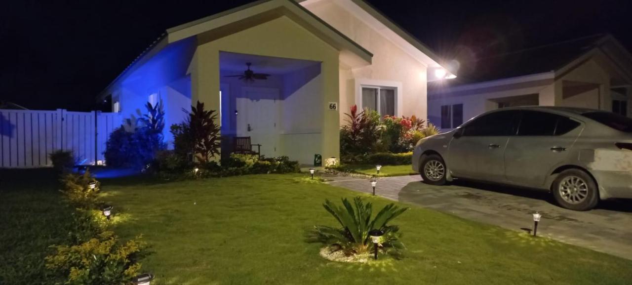 Natty'S Cozy Beach House In Hanover Jamaica Lucea Exteriör bild